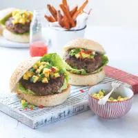 Thajské burgery s batáty & ananasovou salsou