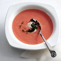 Tomatová polévka s pestem Tomatová polévka s pestem