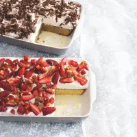 Koláč tres leches s opilým ovocem