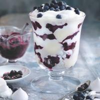 Borůvkový trifle s pusinkami 