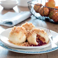 Tvarohové knedlíky s rynglí a brusinkami