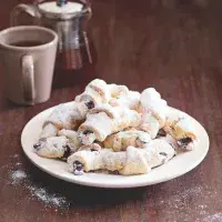 Jak upéct svatomartinské rohlíky se sladkou nádivkou