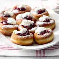 Koblihy a spol.: vdolky, donuty, boží milosti, churros i beignets 