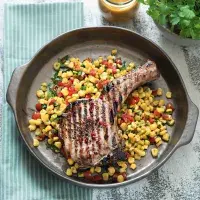 Vepřová kotleta s kukuřicí a zlatou BBQ omáčkou