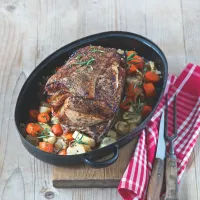 Vepřová pečeně s kořenovou zeleninou