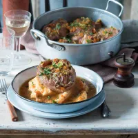 Vepřové ossobuco s pomerančovou gremolatou a mrkvovým pyré