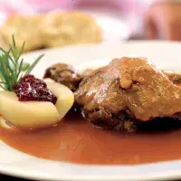 Zajíc na šípkové omáčce podle restaurace U Lípy