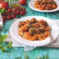 Špagety s rajčatovou omáčkou & masovými koulemi