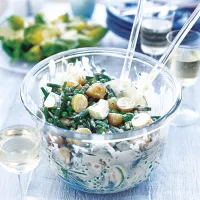 Lehký bramborový salát s mátovou majonézou