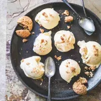 Zmrzlina se sušenkami amaretti