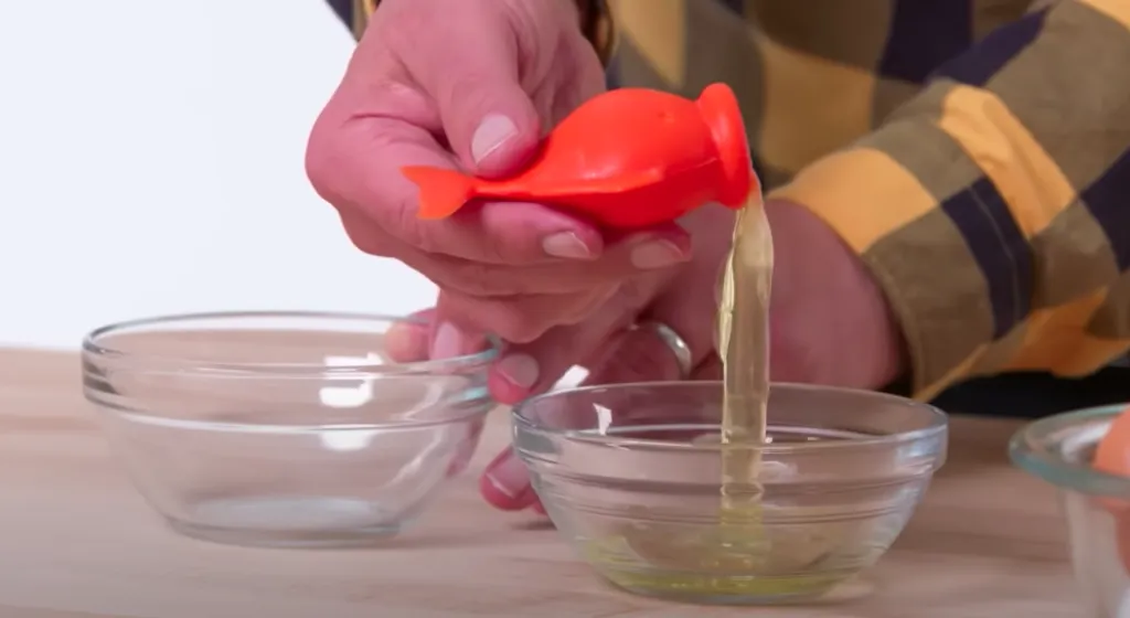 Rybička na oddělování žloutků