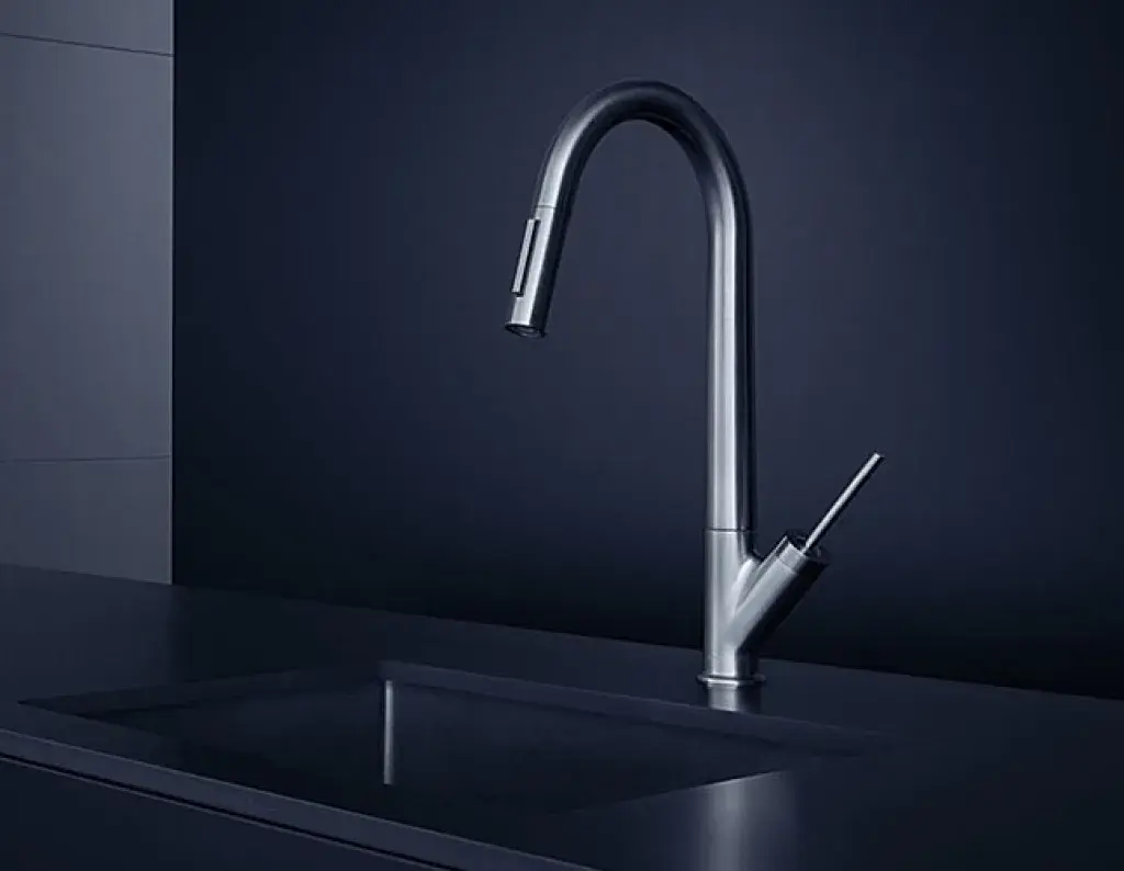 Design jako z umělecké galerie. Výrobky proslulého novátora Starcka už i v Česku