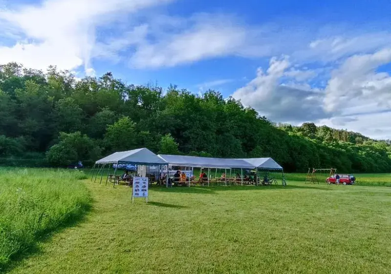 Obžerstvení u kostela