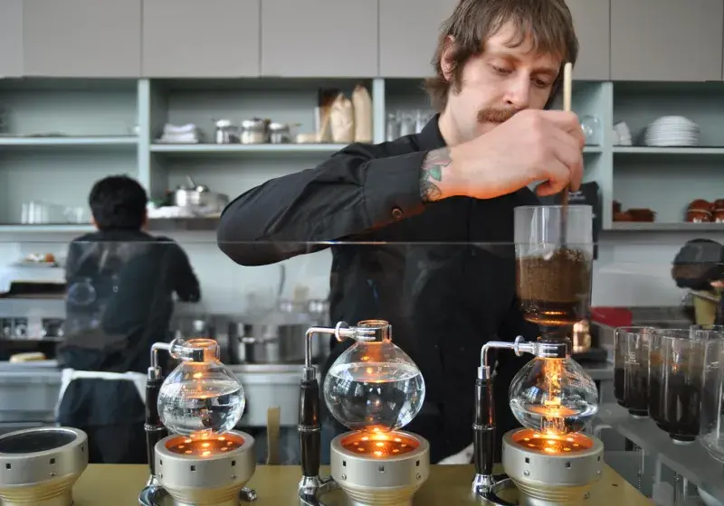 Příprava kávy s pomocí vacuum pot